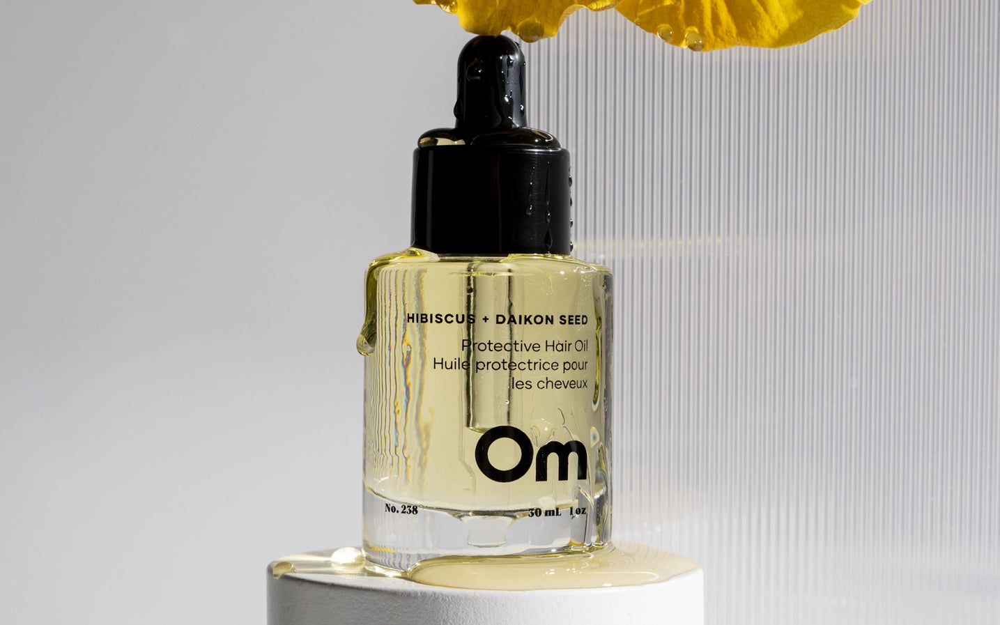 OM Huile capillaire protectrice aux graines d'hibiscus et de daikon - 30ml